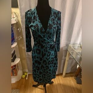 Chic Black and Blue Patterned Wrap Dress